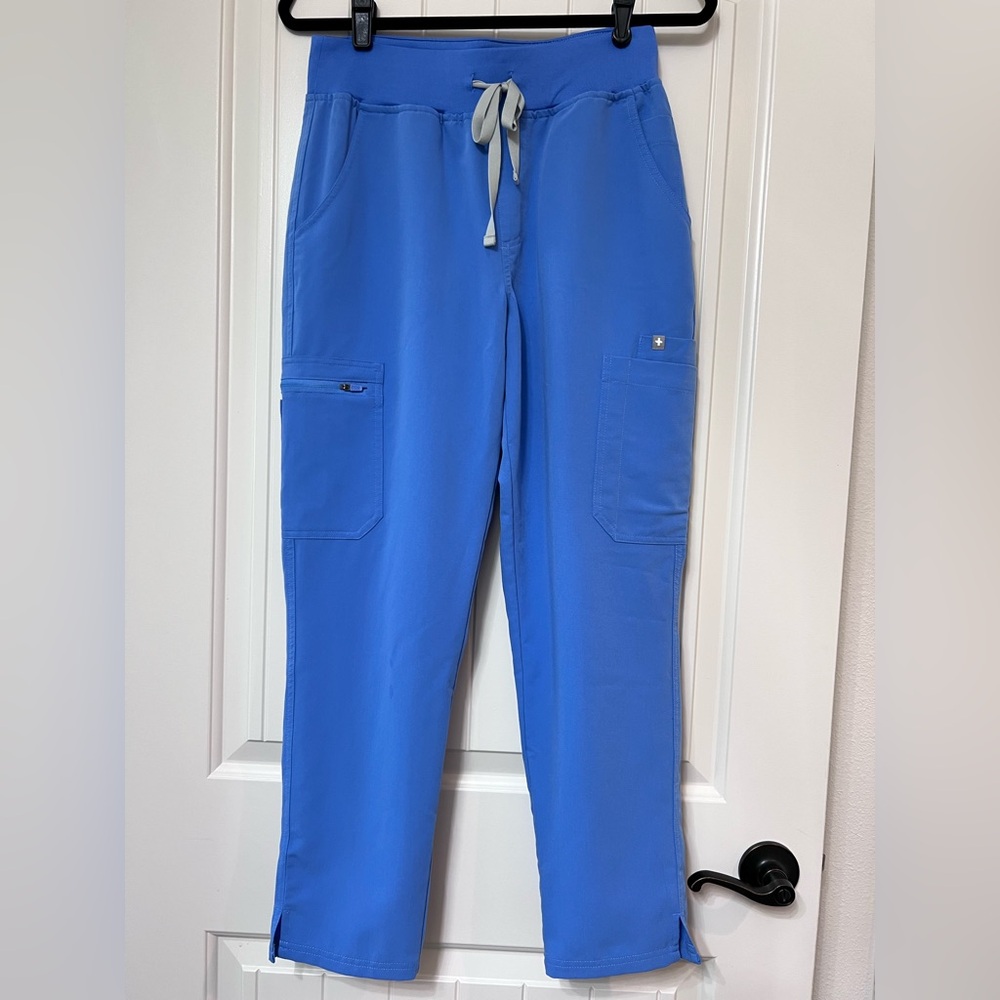FIGS YOLA NWOT scrub pants, size Med/petite ,color blue
